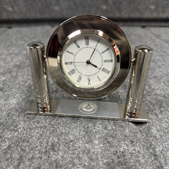 Elegant Silver State of Texas Desk Clock - Picture 1 of 3
